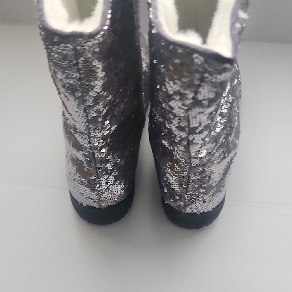 Joan Boyce Glittering Silver Winter Boots - Picture 4 of 11